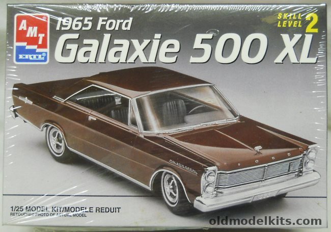 AMT 1/25 1965 Ford Galaxie 500 XL 2-Door Hardtop, 6467 plastic model kit